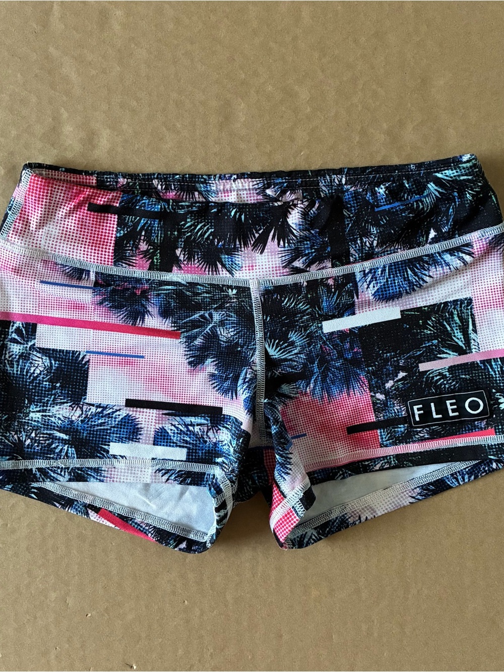 Fleo Shorts Size Small Hot Paradise Tropical Palm Tree Athletic Running CrossFit